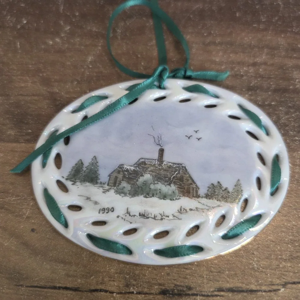 Hand Painted Pierced Leaf Porcelain Christmas Ornament Snowy Cottage Scene 3.5